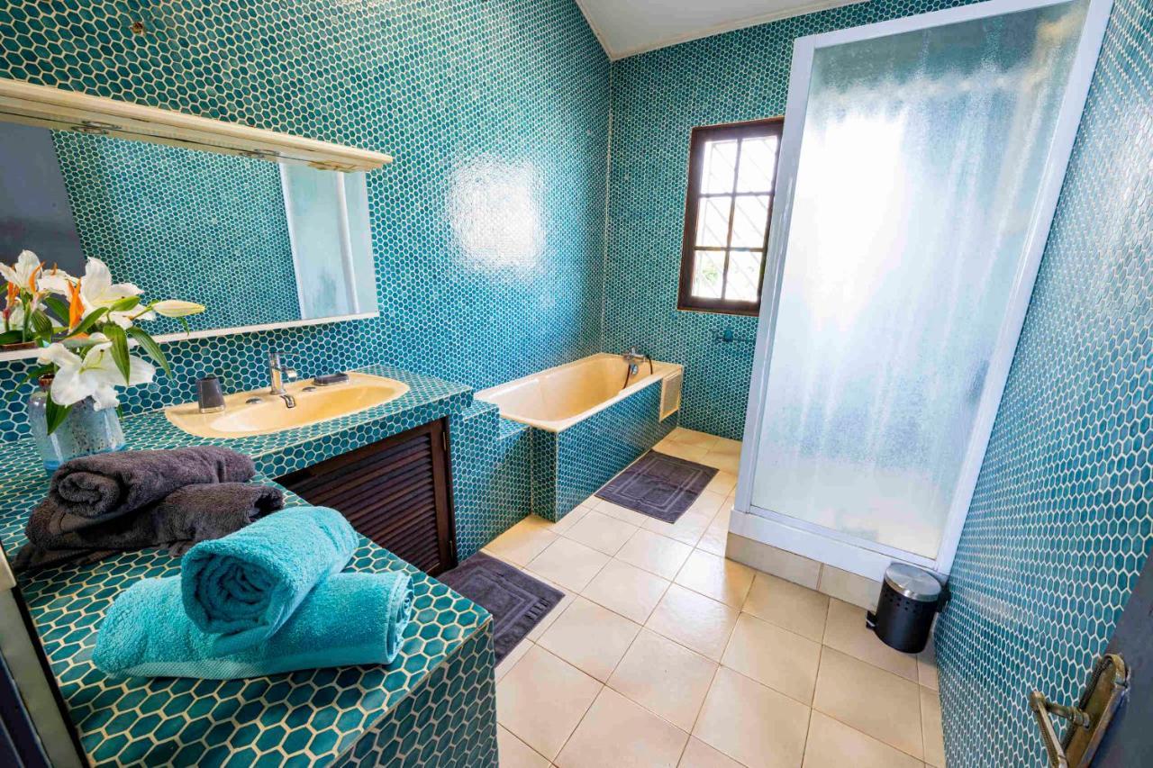 Villa Coco des sables accès direct au lagon La Saline Le Bains Extérieur photo